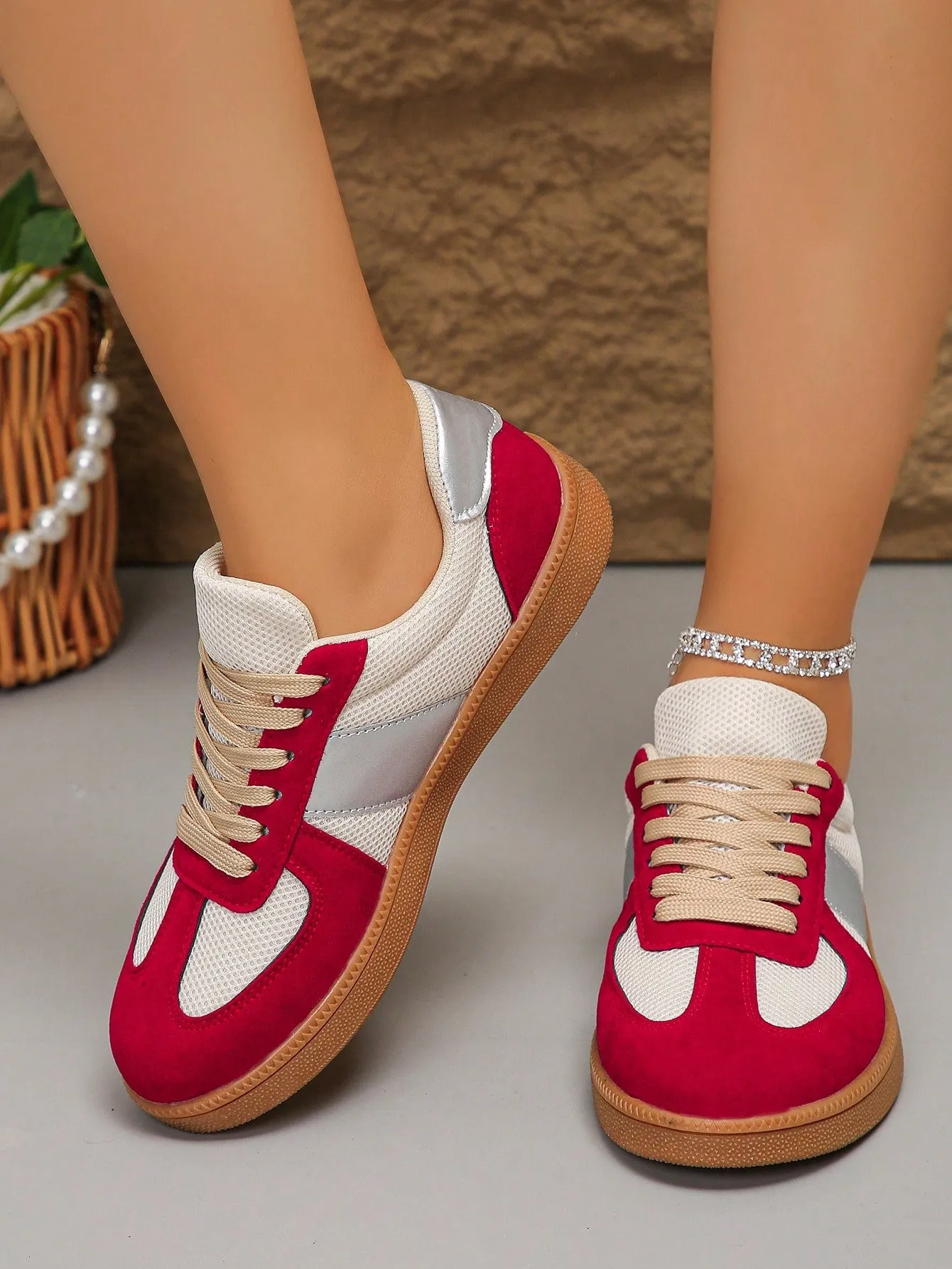 2024 Trendy Women's Casual Lightweight Comfortable Athletic Running Shoes For Girls