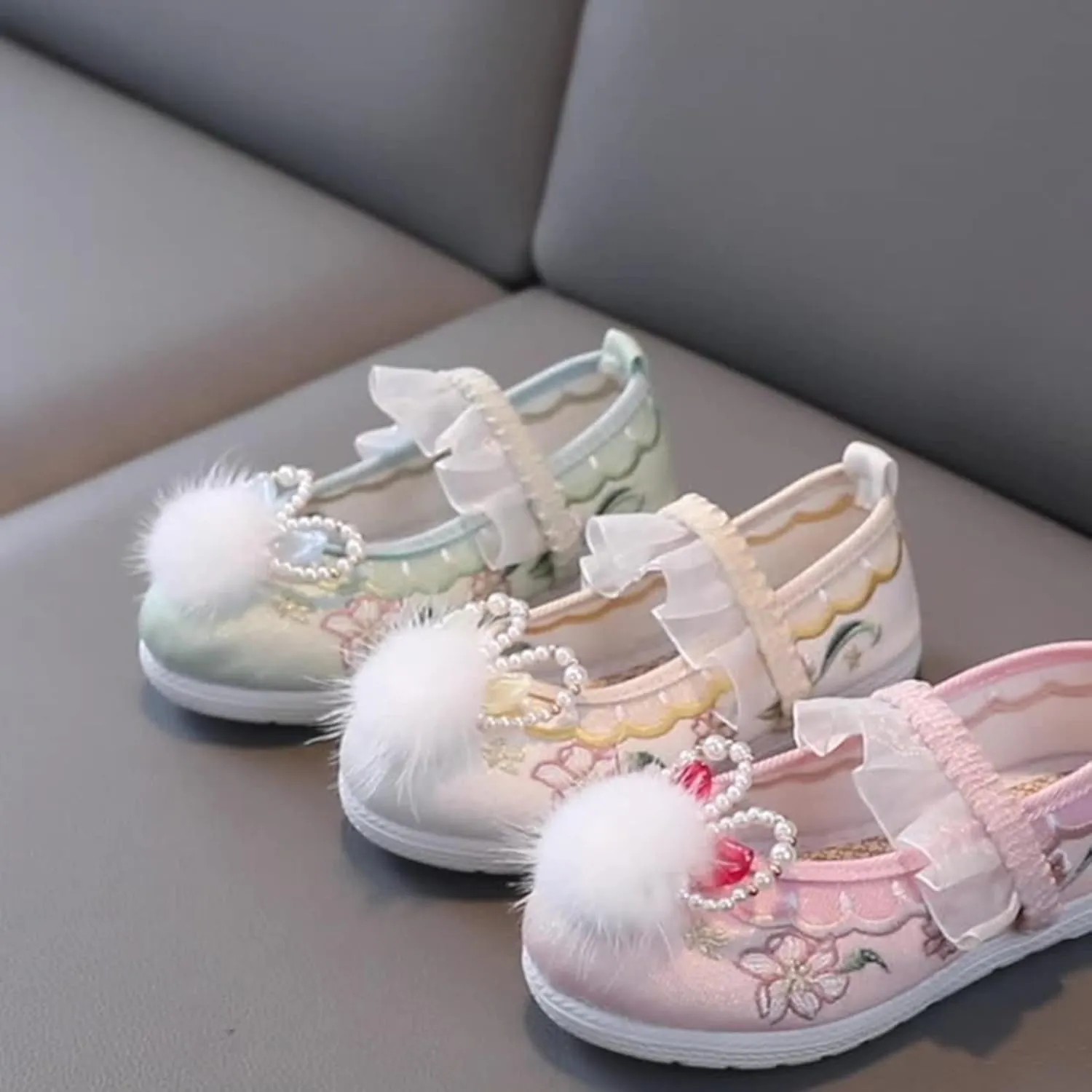 Baby Girl Shoe Girls Flat Bottomed Embroidered Sandals Fashionable Antique Costume Children Performance Shoes