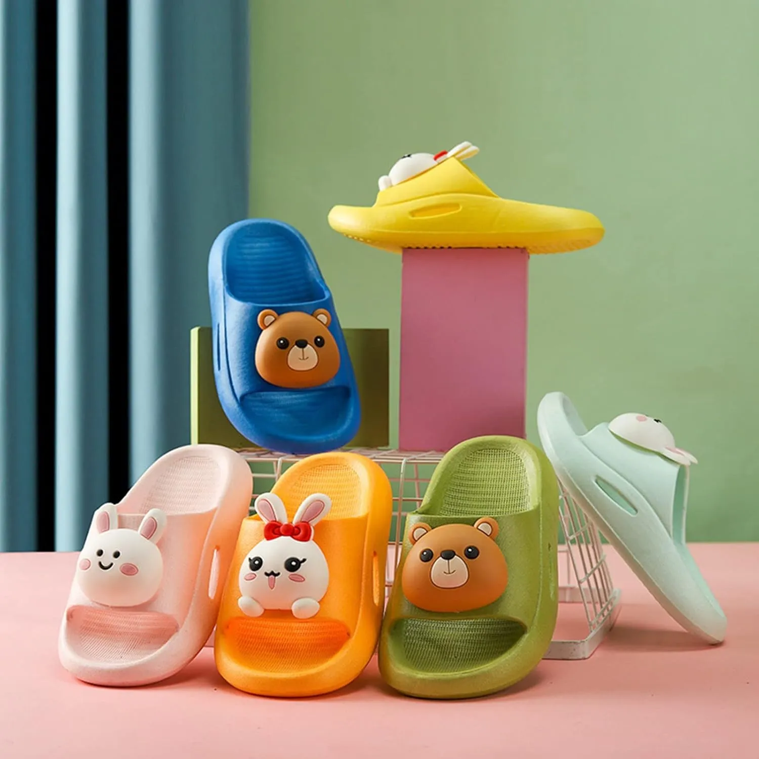 Boys Girls Cloud Slide Sandals Non-slip Comfy Cushioned Thick Sole Shower Pool Slippers Beach Baby Fuzzy Slippers