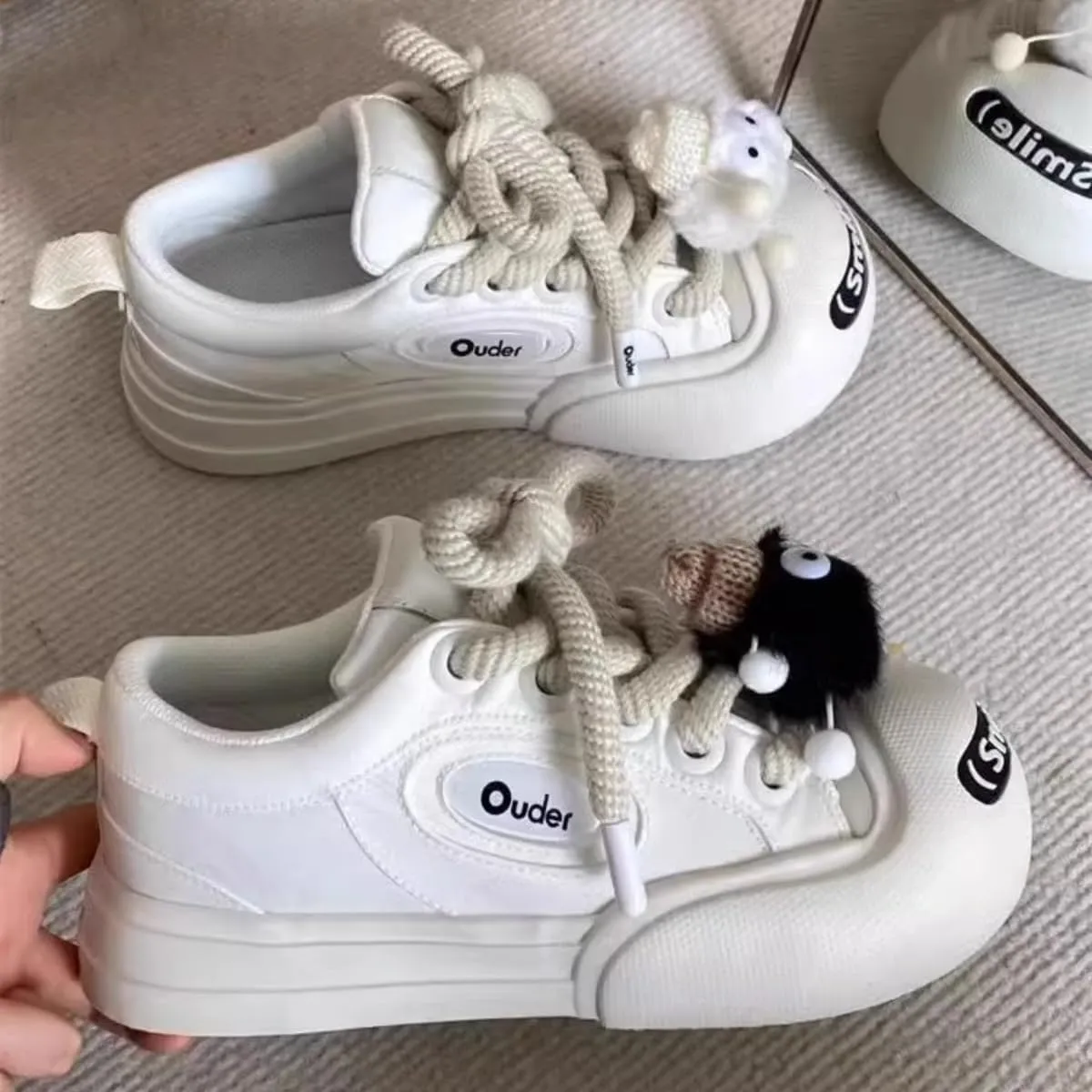 Chunky Platform Sneakers Girl's Skate Shoes Tennis Shoes with Cartoon Pendant for Women Casual Preppy Travel Sport