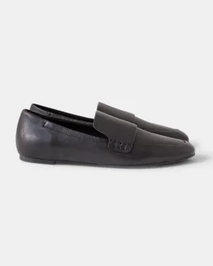 Dutch Leather Loafer - Black Pebble