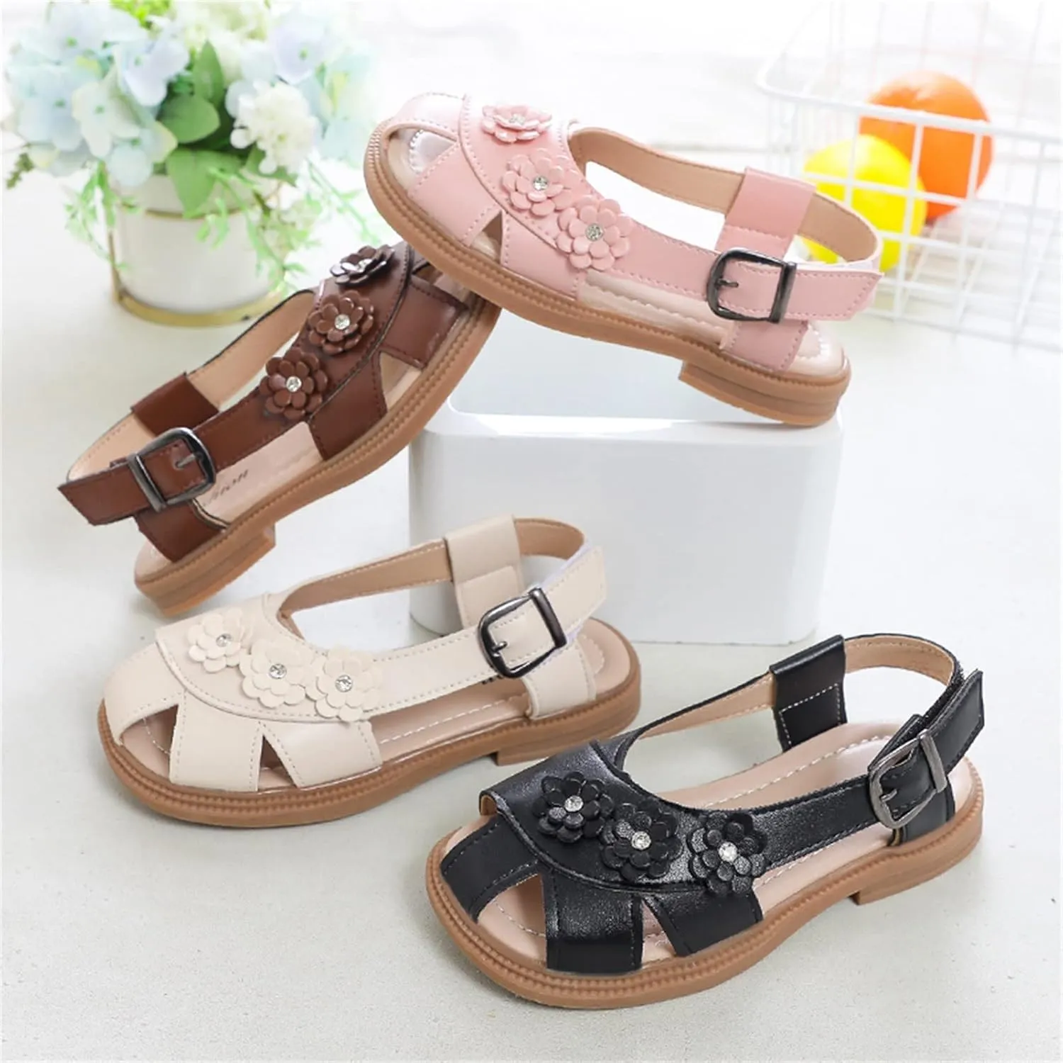 Girls Hollow Beach Shoes with Flower 2025 Summer Stylish Lightweight Soft Sole Slip On Buckle Slippers for Kids
