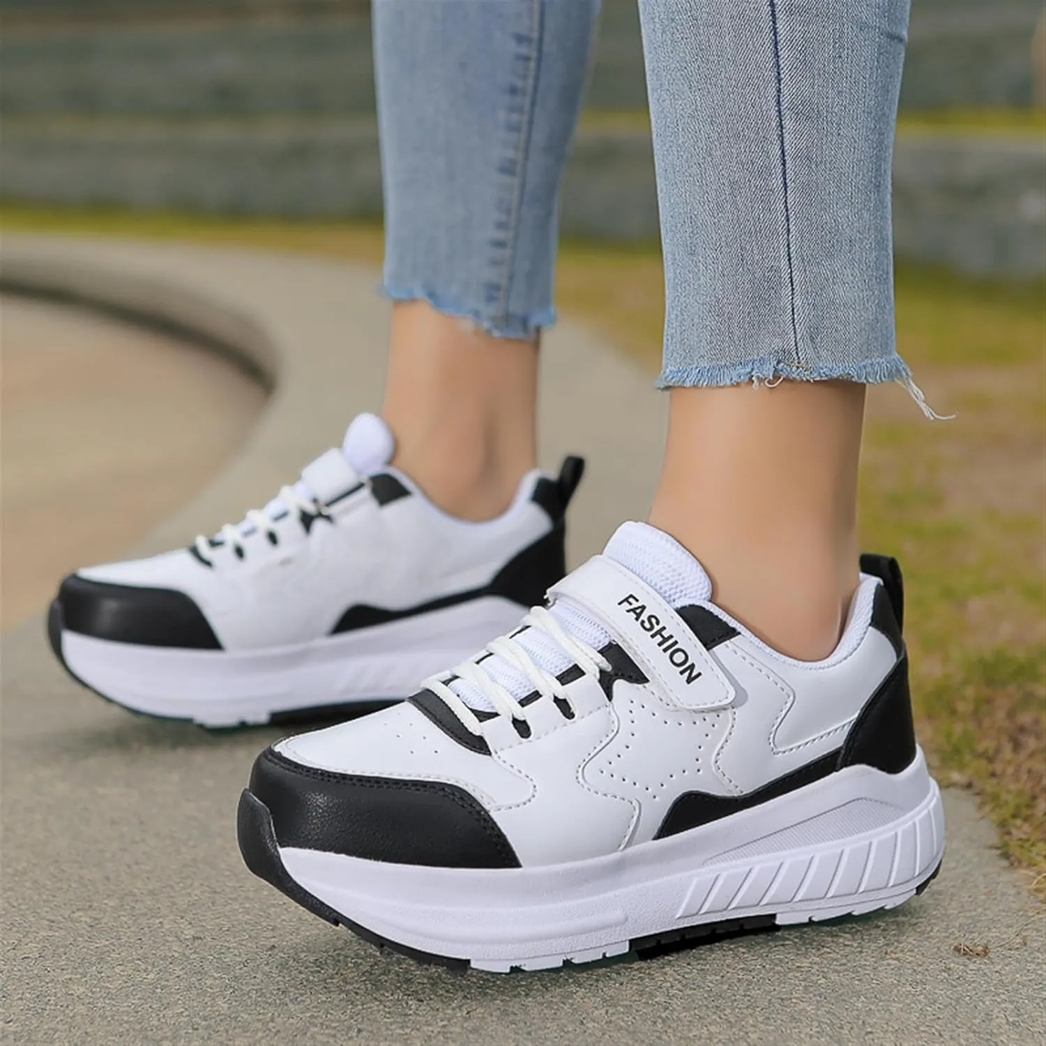 Kids Roller Shoes for Girls Boys, 4-Wheel Removable Roller Skates Sneakers Beginners Wheeled Sports Shoes Outdoor Fitness Trainers