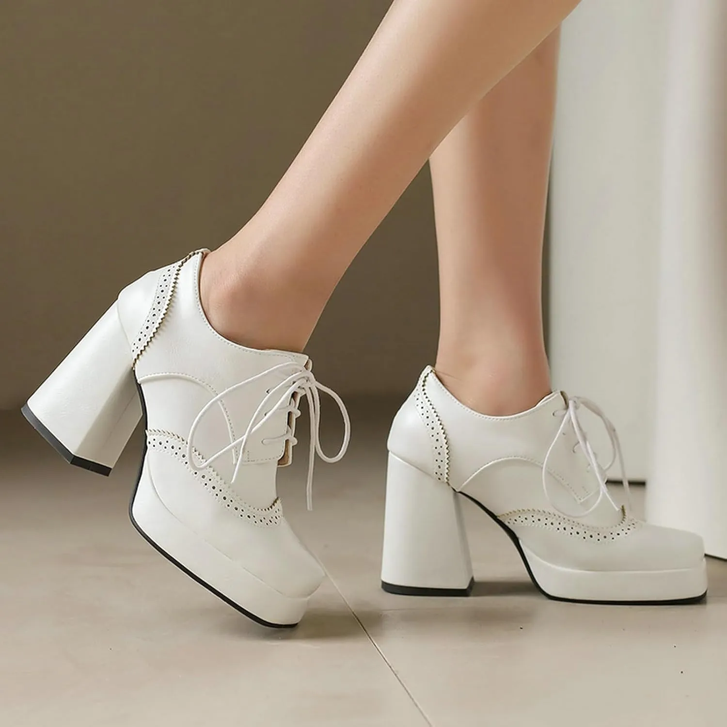 LUXMAX Women Platform Oxford Shoes Lace Upe Square Toe Wingtip Vintage Chunky Heel Saddle Shoes
