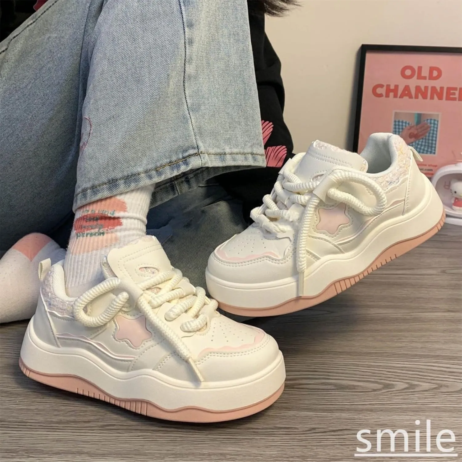 Soft PU Leather Star Sneakers Cute Trendy Casual Skate Shoes for Women Teens Lightweight Non-Slip Everyday Fashion