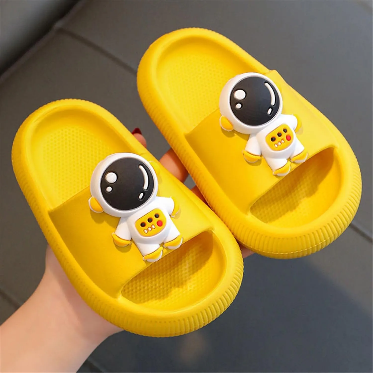 Toddler Cartoon Non Slip Slides Non-Slip Comfy Cushioned Thick Sole Shower Pool Slippers Summer Beach Water Shoes