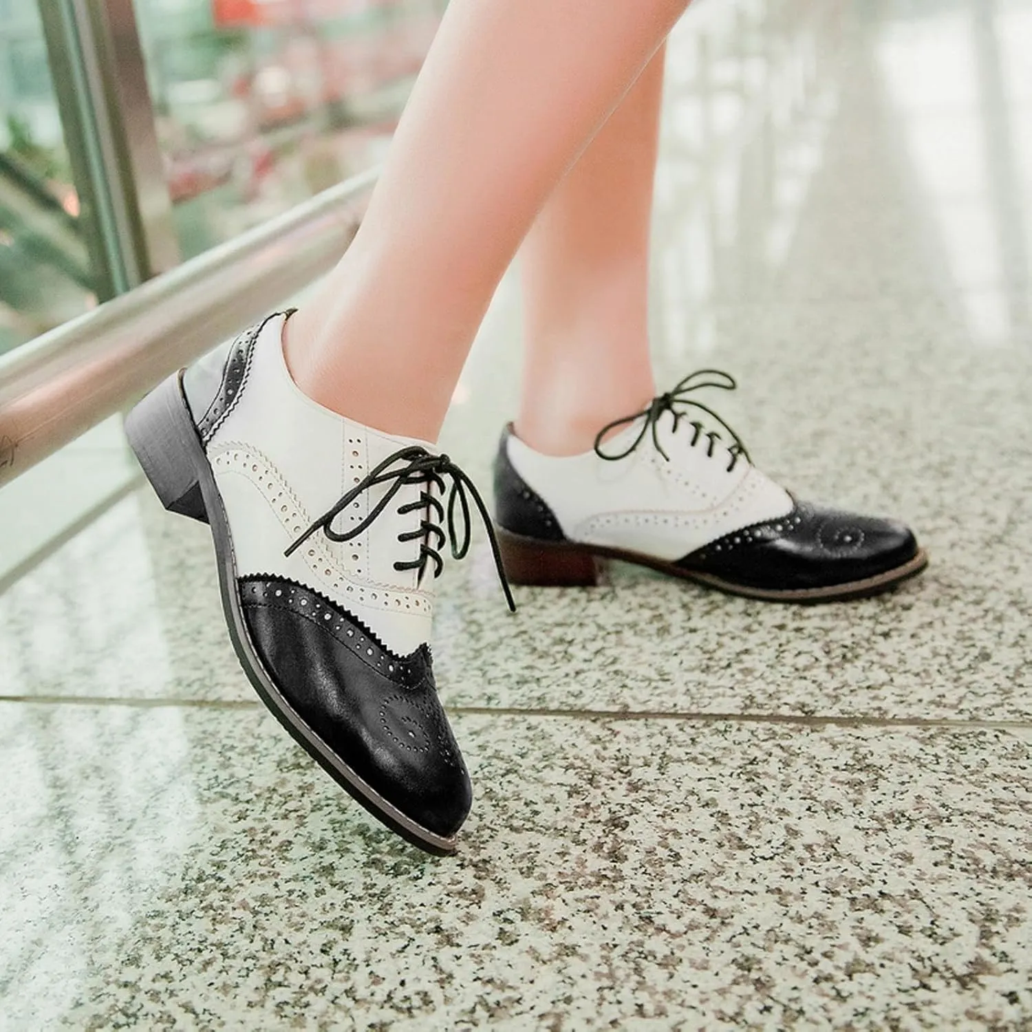 Women's Color Block Brogue Oxford Shoes Classic Business Lace Up Low Top Wingtip Derby Shoes Comfortable Non Slip Oxford Dress Shoes