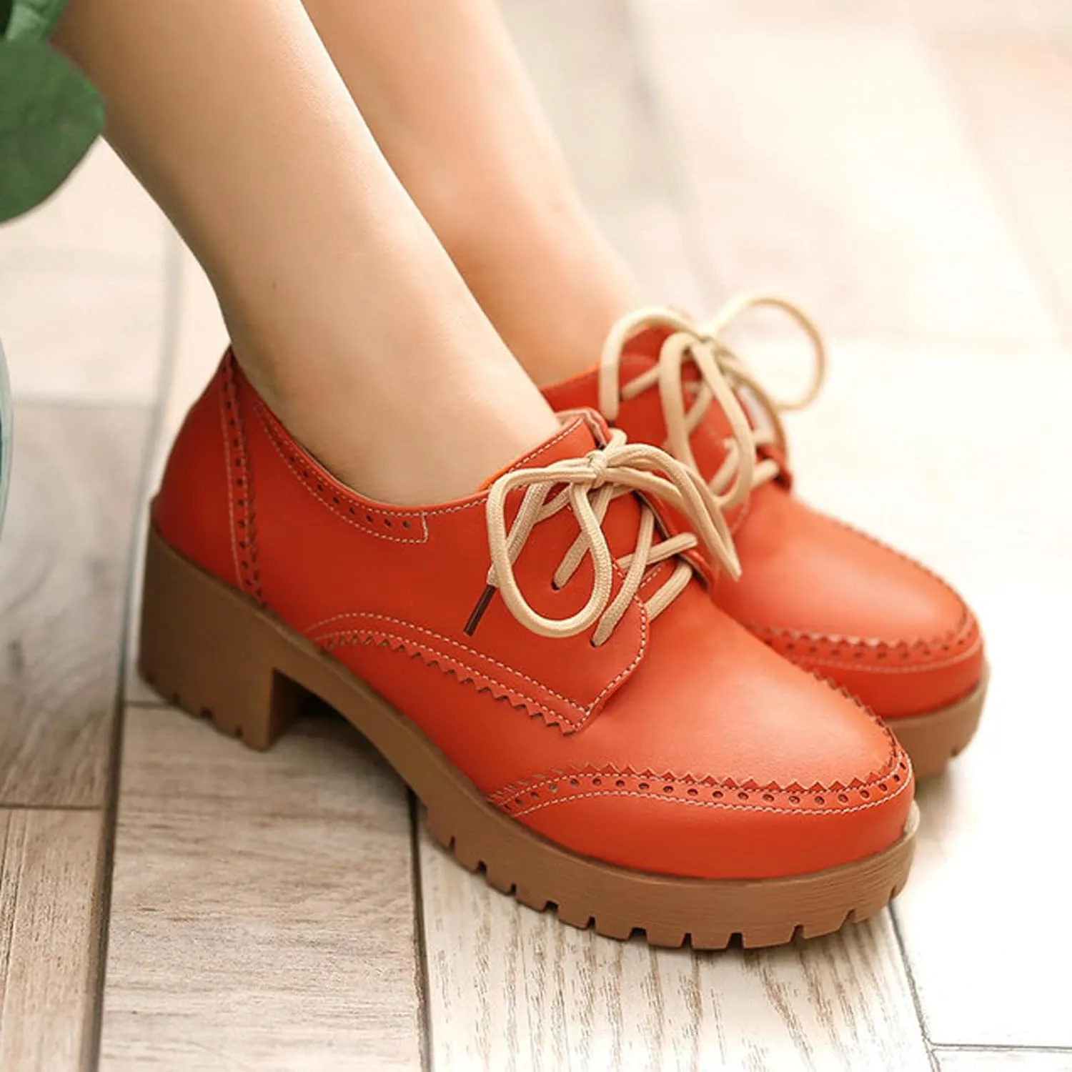 Women's Leather Chunky Block Heel Classic Oxfords Retro Round Toe Chunky Platform Lug Sole Non-Slip Perforated Lace-Up Business Formal Shoes