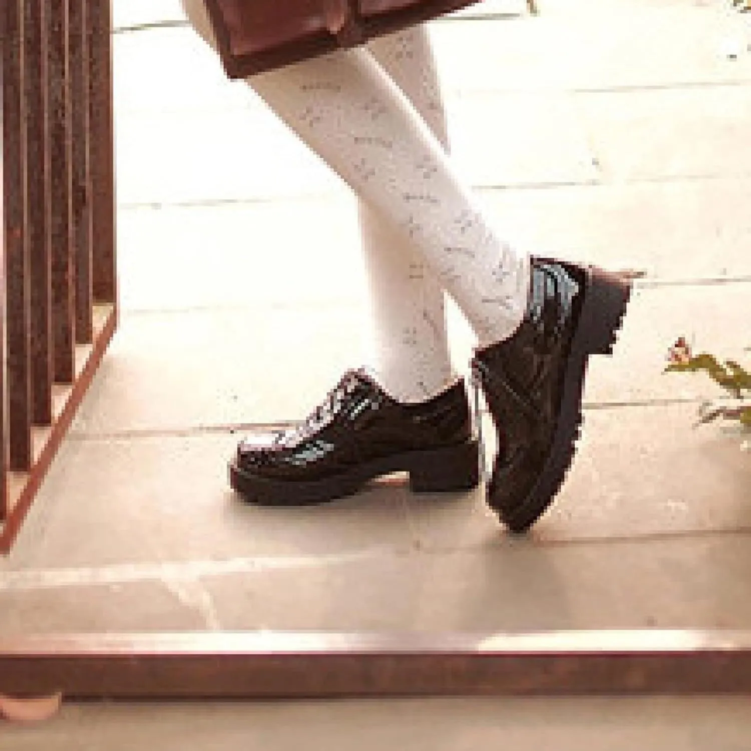 Women's Round Toe Lace up Oxford Shoes Soft Low Heel Loafers with Perforated Wings Brogue Women's Bottom Shoes
